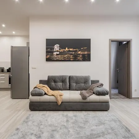 Apartment Modern Side By Side Near The Synagogue Budapest