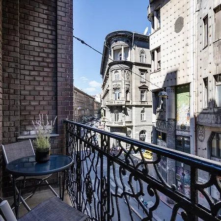 Modern Side By Side Near The Synagogue Apartment