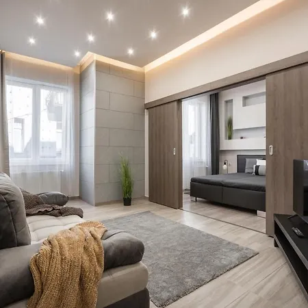 Apartment Modern Side By Side Near The Synagogue *