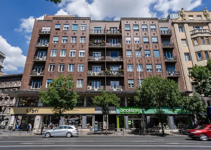 Modern Side By Side Near The Synagogue * Budapest