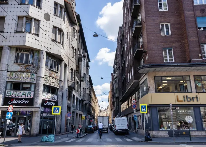 Modern Side By Side Near The Synagogue Apartman