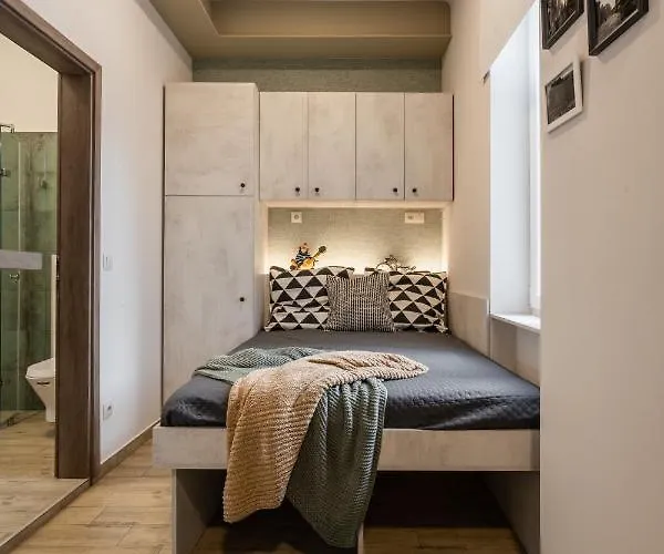 Modern Side By Side Near The Synagogue Apartman