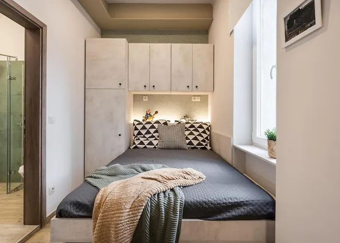 Modern Side By Side Near The Synagogue Apartman