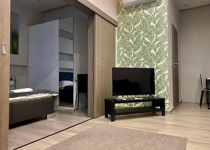 Modern Side By Side Near The Synagogue Apartman