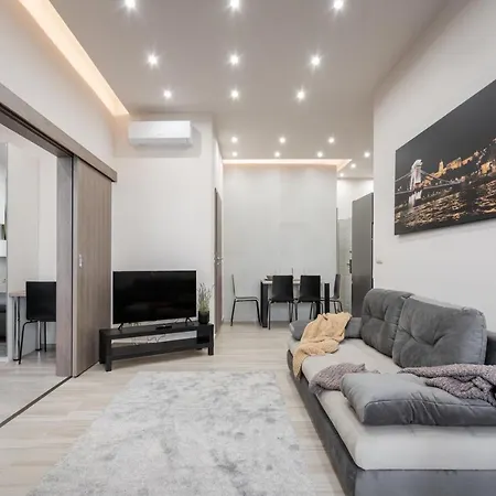 Daire Modern Side By Side Near The Synagogue *