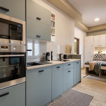 Modern Side By Side Near The Synagogue Daire *