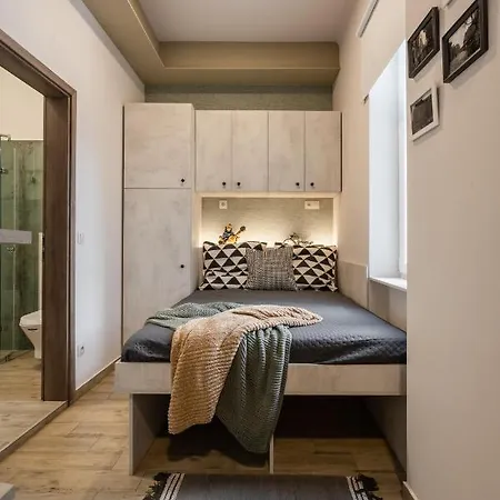Comfort By The Synagogue Apartment