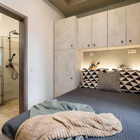 Modern Side By Side Near The Synagogue